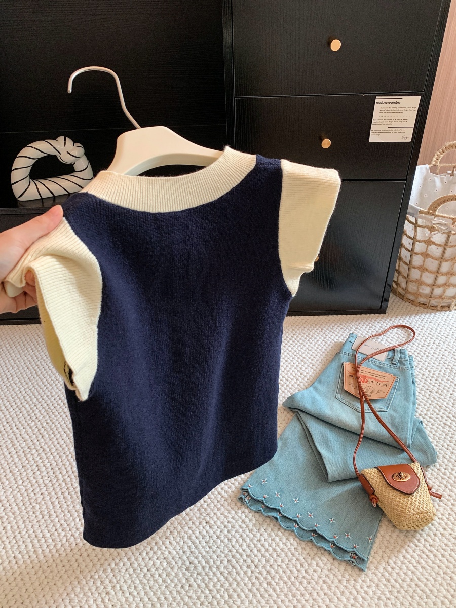 Women’s Color-Block V-Neck Knit Top with Cap Sleeves 2026 Summer Slimming Commuter Pullover